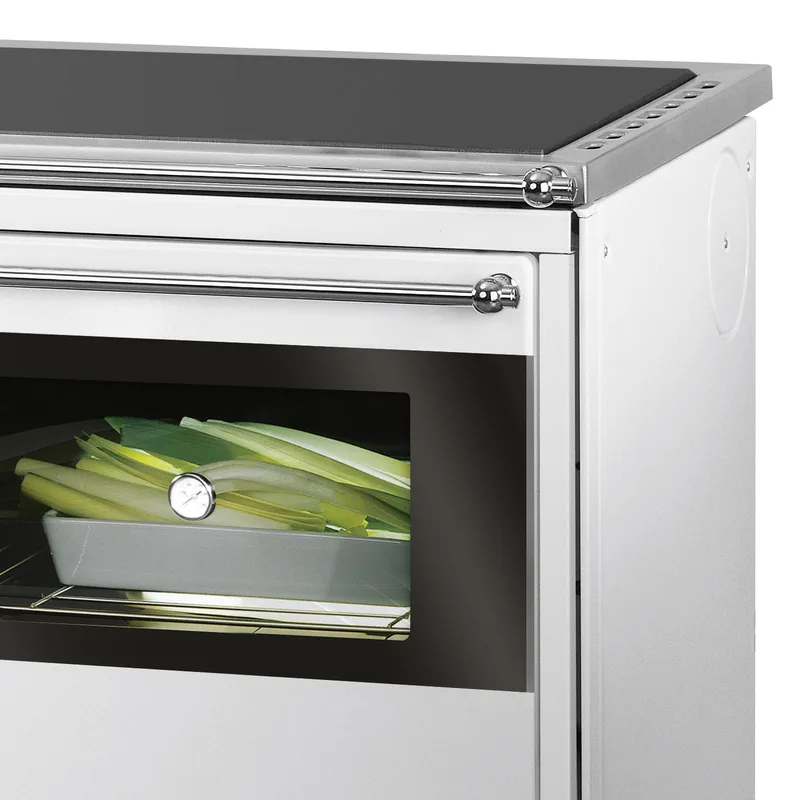 Justus Linz cuisinière à bois blanc chromé, droite