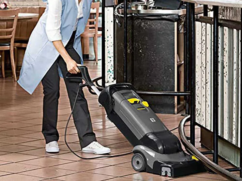 Karcher Pro BR 30/4 C Retail - Nettoyeur de sols 3 en 1 : lave, sèche et aspire