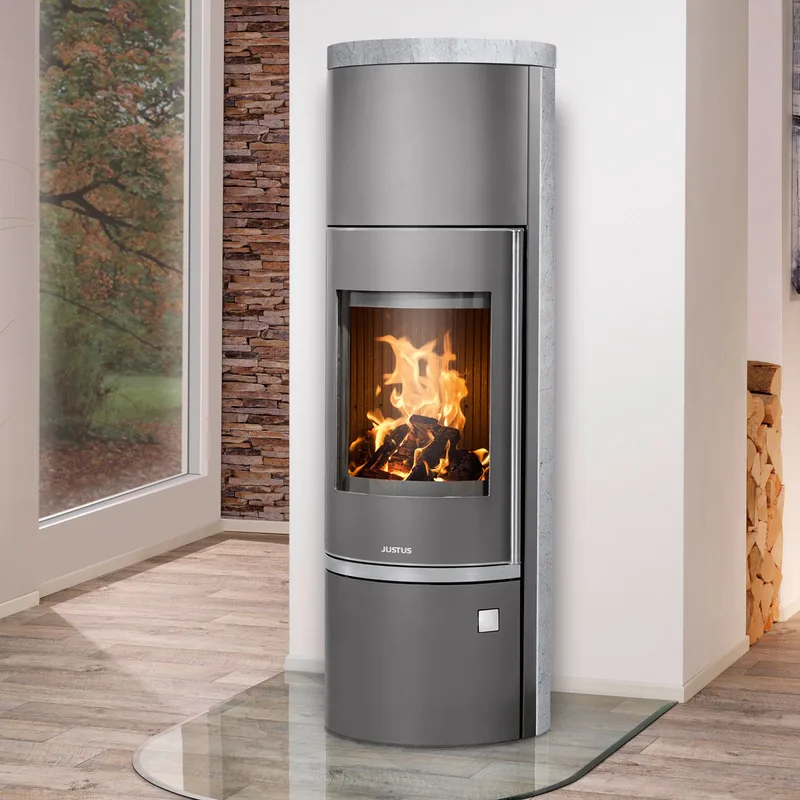 Justus Faro W+ 2.0 Poêle à bois en acier gris fonte avec revêtement en stéatite.