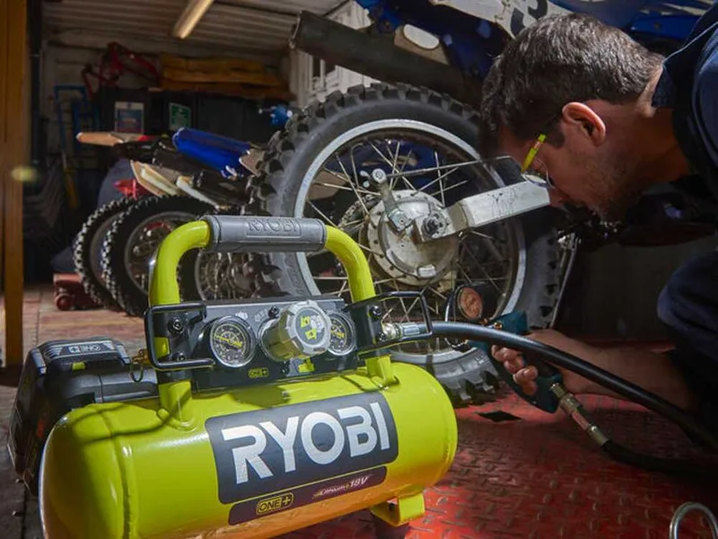 Ryobi R18AC-0 - Compresseur portable à batterie - 18V