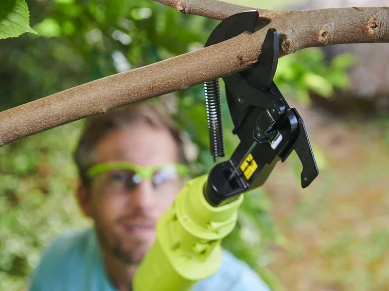 Coupe-branches à batterie ryobi OLP1832BX - 18V - Diamètre de coupe 32 mm - sans batterie et sans chargeur