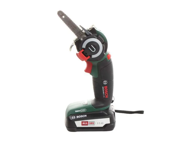 Scie à coupe droite NanoBlade sur batterie bosch advanced cut 18