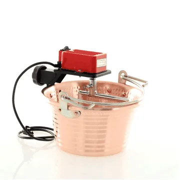 Chaudron électrique à induction en cuivre martelé pour polenta NuovaFac Cuoca Automatica base plate 4L - 5W