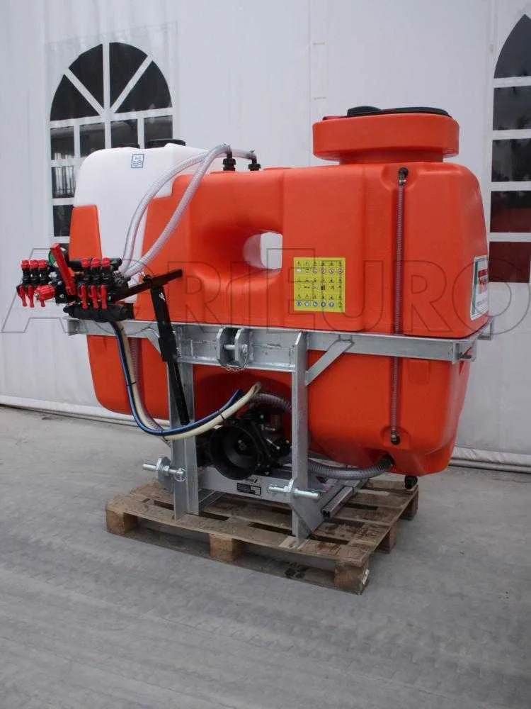 Tornado EMILIA 800/135 - Pulvérisateur porté pour désherbage agricole à tracteur - réservoir 800 litres