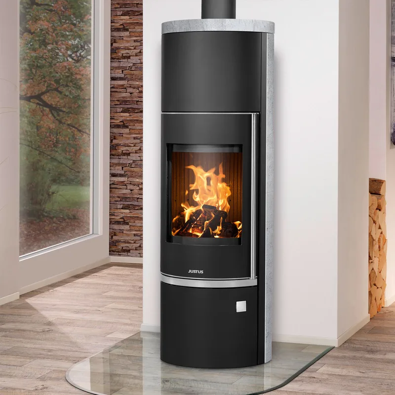 Justus Faro Aqua 2.0 Poêle à bois avec échangeur d'eau en acier noir avec revêtement en stéatite.