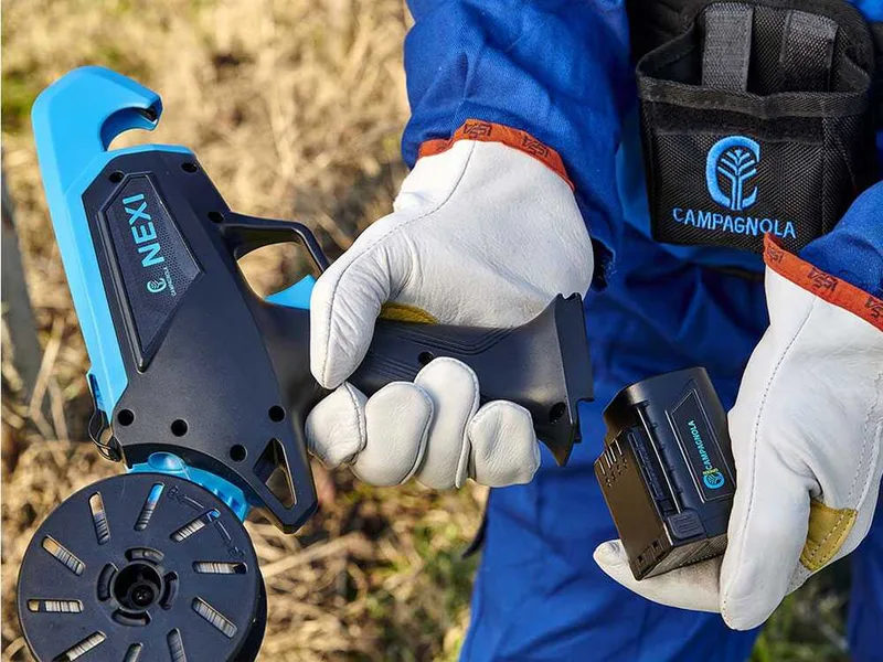 Lieuse pour vigne électrique à batterie Campagnola NEXI - 2 Batteries de 14,4 V - 2,5 Ah