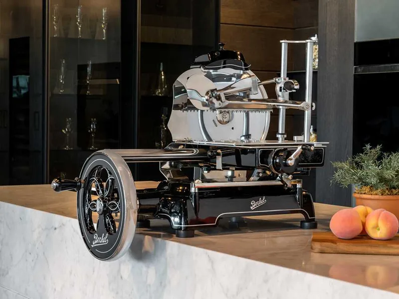 BERKEL B3 Noire - Trancheuse à volant avec piédestal - Lame en acier au chrome de 300 mm