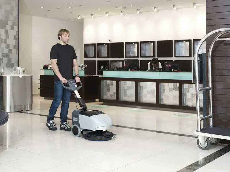 Nilfisk SC351 FULL PKG - Autolaveuse à batterie - 3 en 1: lave, sèche, aspire