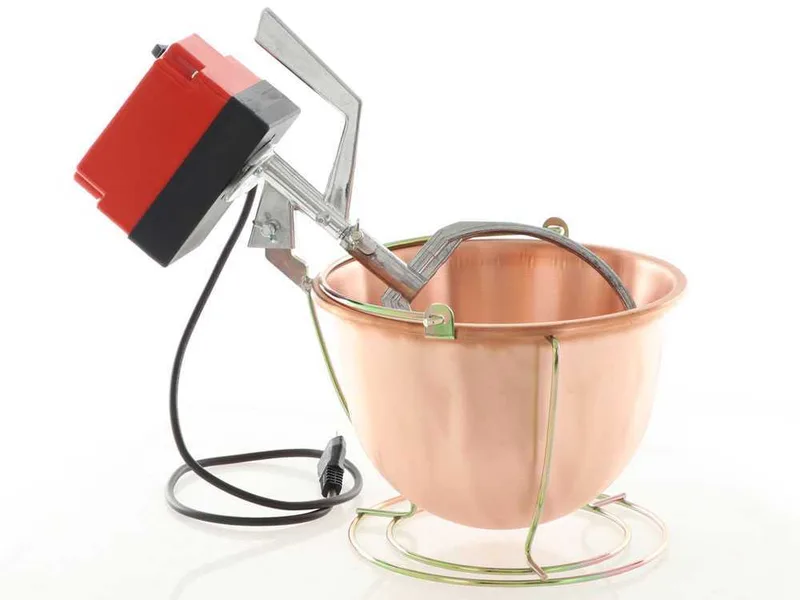 Chaudron électrique en cuivre lisse pour polenta NuovaFac Cuoca Automatica base ronde 4L - 24W
