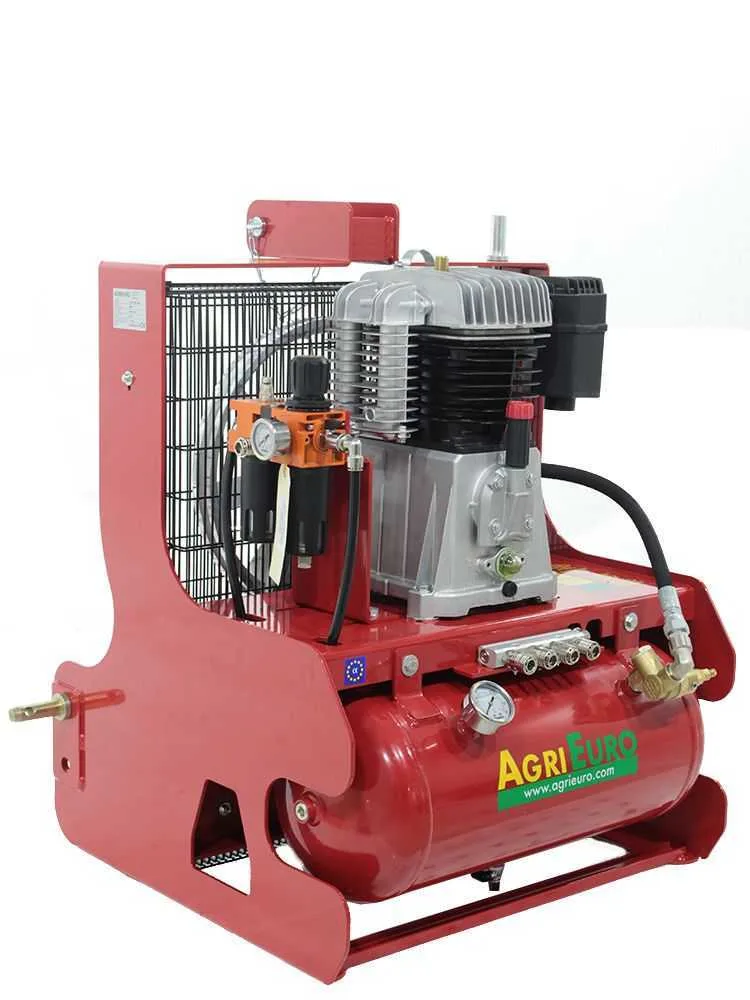 Compresseur avec attelage 3 points AgriEuro Tractor 680 récolte des olives et taille