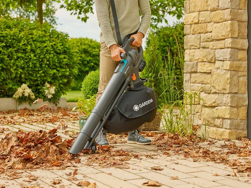 Gardena PowerJet Collect 18 P4A - Souffleur Aspirateur à batterie
