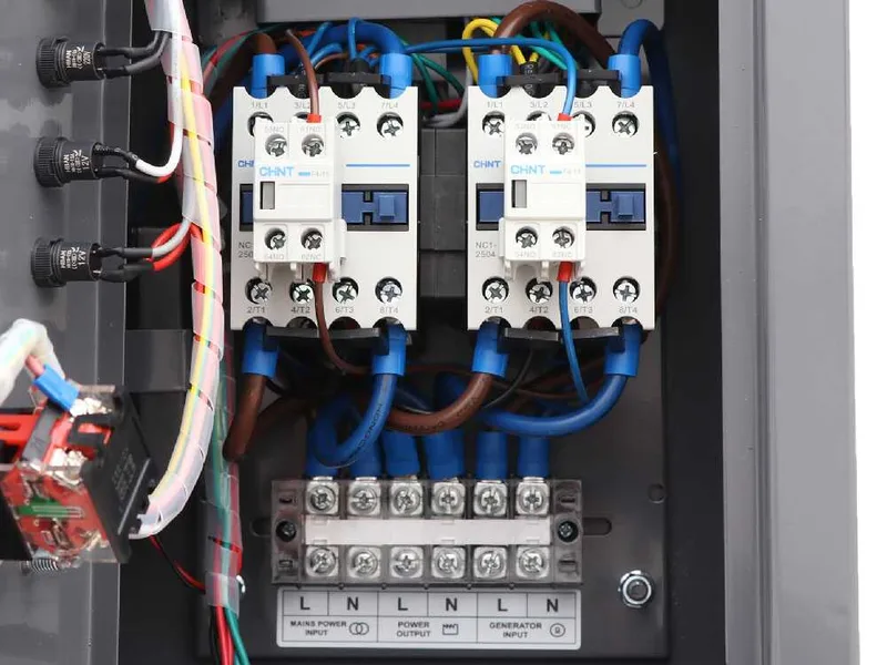 Boîtier ATS monophasé Pramac pour les groupes électrogènes PMi 4500 et PMi 6500