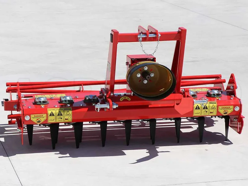 Herse rotative ultra-légère RO 136 - largeur de travail 136 cm - 16 lames Série ultra-légère