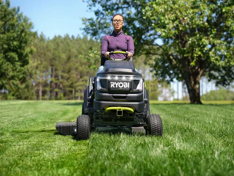 RYOBI RY72TMX107-210 - Tracteur tondeuse à batterie - 72V / 2x10Ah