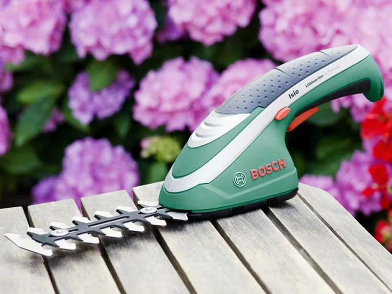Bosch ISIO3 - Cisaille à gazon sur perche avec batterie intégrée - 3.6V 1.5Ah