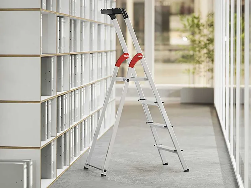 Hailo L60, 4 marches, 1.46 m - Échelle en aluminium avec tréteau - Ultra-légère