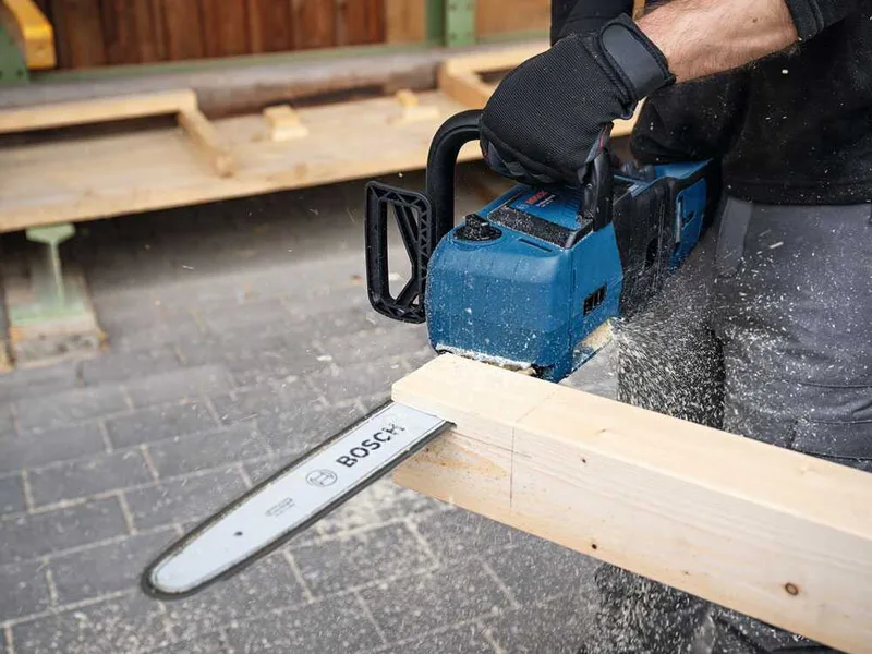 Bosch Professional BITURBO GKE 18V-40 - Tronçonneuse à batterie - 18 V