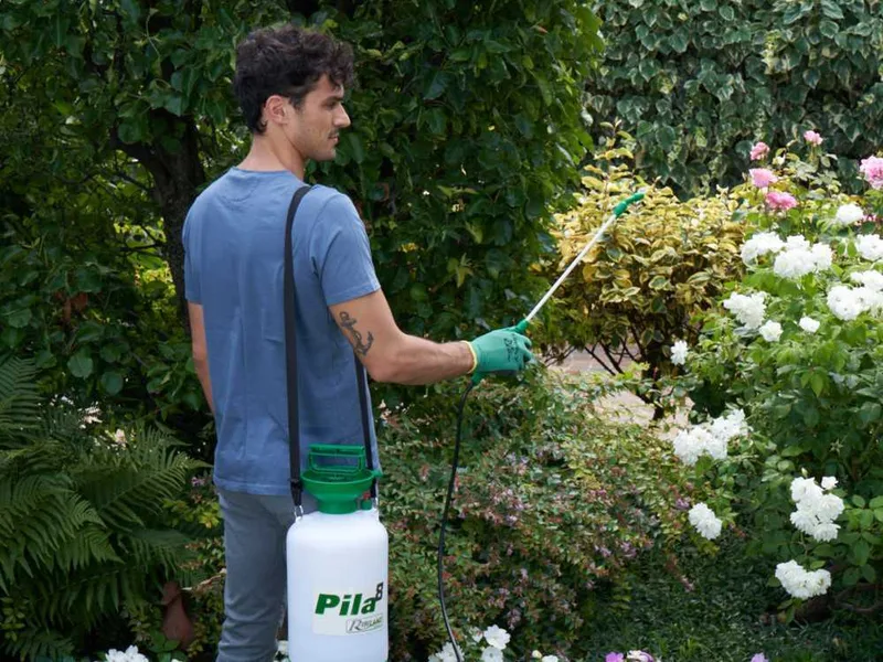 Ribimex PILA 8 - Pulvérisateur à dos sans fil - 8 litres - 12V/4Ah