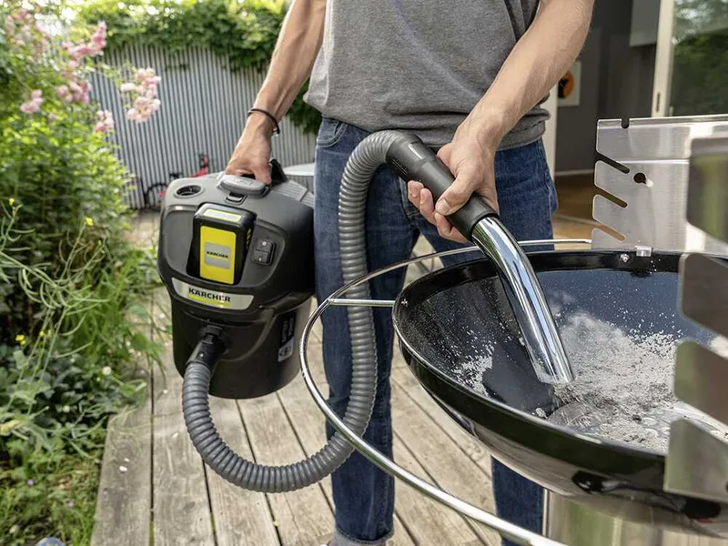 Karcher AD 2 Battery - Aspirateur à cendres - Bac de collecte en métal 14 l