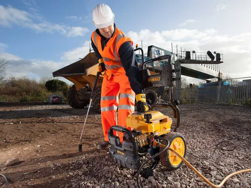 Nettoyeur haute pression DeWalt DXPW 004E - monophasé de 150 bars max - 600L/H débit Max