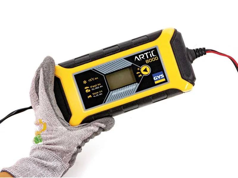 GYS Artic 8000 - Chargeur et mainteneur de charge automatique - Batteries 12 V