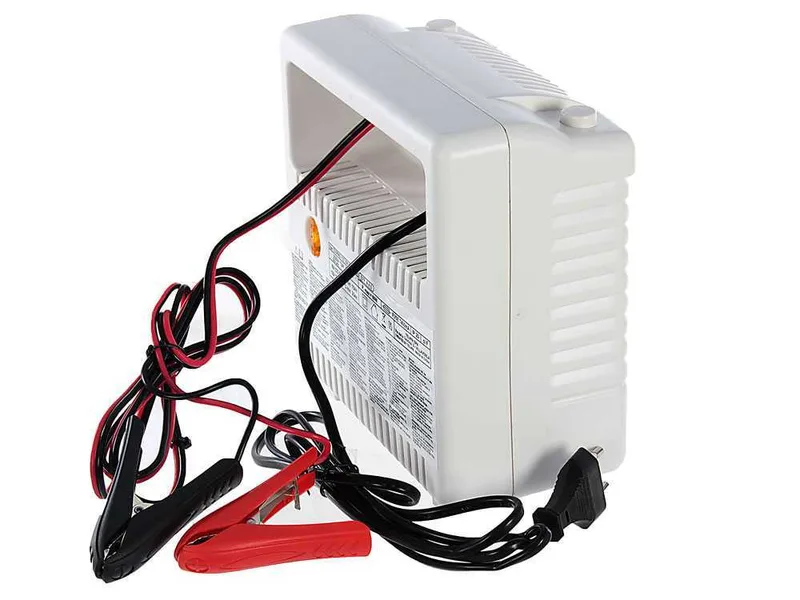 Telwin Touring 15 - Chargeur de batterie - batteries de 12 et 24 V - signalisation LED de la charge