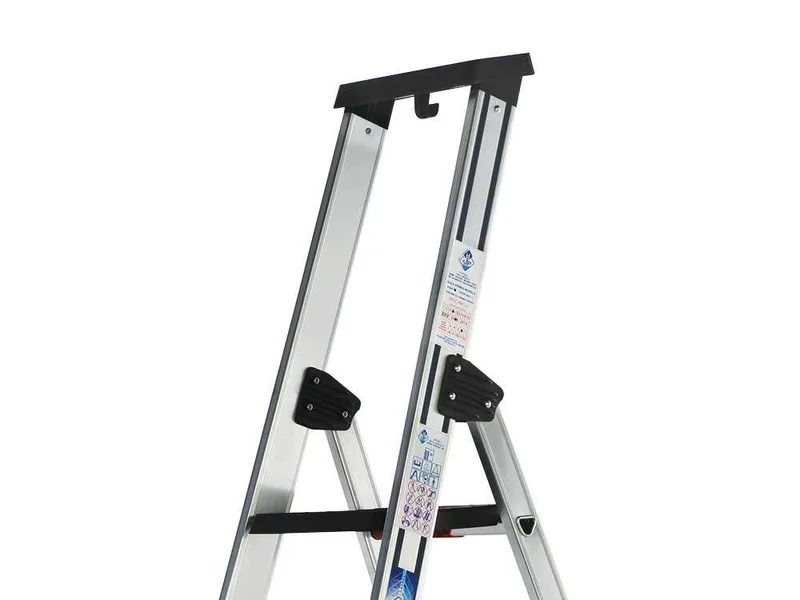 S.T.P. Issima, 6 marches, 1.97 m - Échelle en aluminium avec tréteau