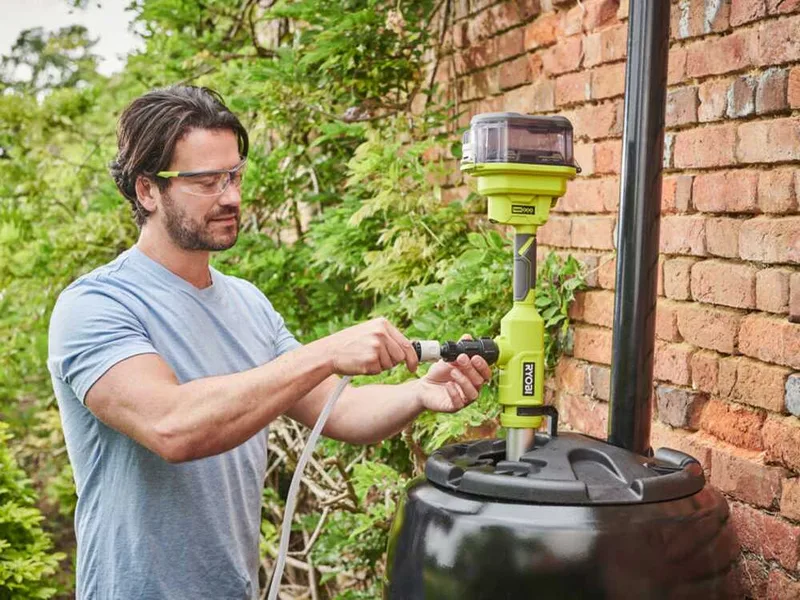 Pompe immergée pour eaux claires ryobi RY18STPA-0 18V - 2Ah - de batterie