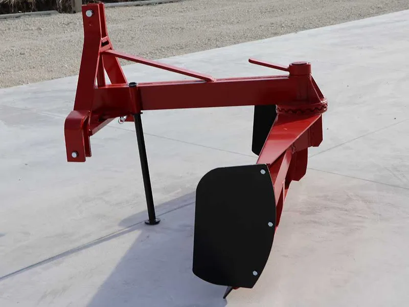 Lame niveleuse pour tracteur AgriEuro LLP160 - Série Lourde - pivot d'attelage et lame rotatifs