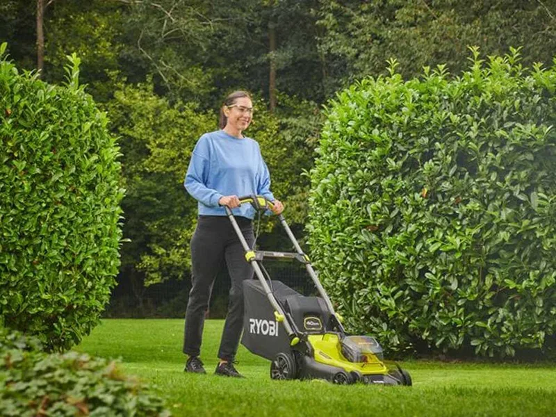 Ryobi RY18LMX40C-240 - Tondeuse à gazon sans fil - 2x18V/4Ah - Coupe 40 cm