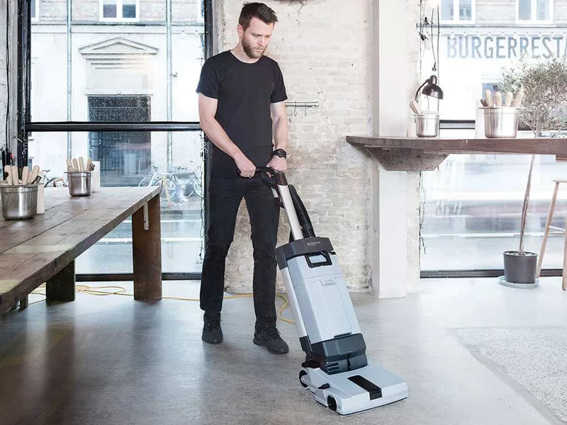 Nilfisk SC100 E Full Package - Autolaveuse électrique 3 en 1 : lave, sèche et aspire - 800W