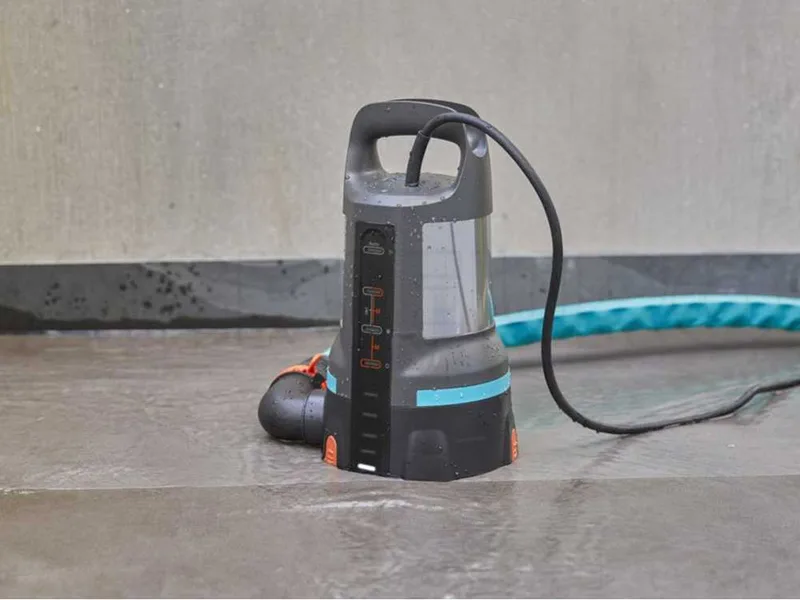 Pompe immergée pour eaux claires Gardena 11000 Aquasensor art. 9034-20