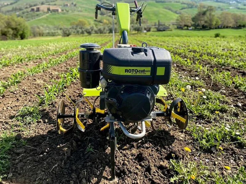Dispositif Rotocut Ultra pour biner, broyer et remuer en un seul passage