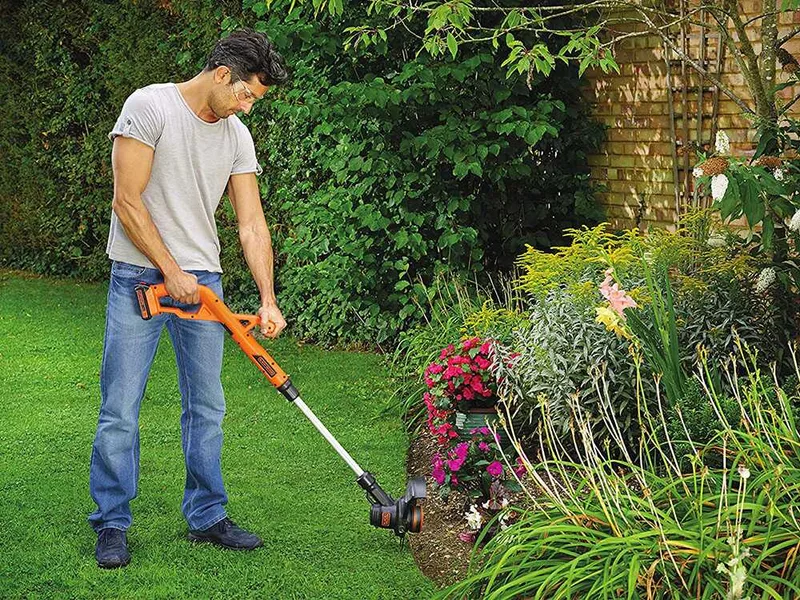 Black & Decker ST182320-QW - Coupe-bordure à batterie 18V 2Ah + une batterie 18V 2Ah