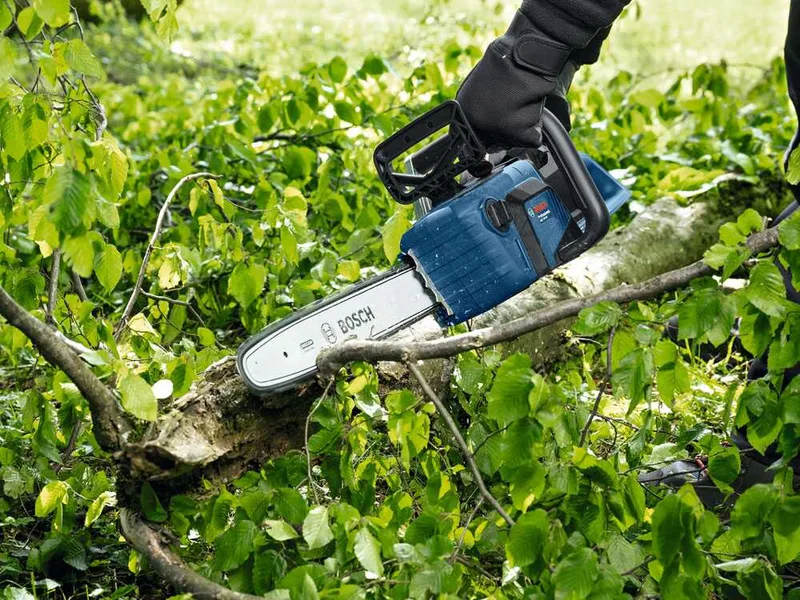 Bosch Professional BITURBO GKE 18V-40 - Tronçonneuse à batterie - 18 V