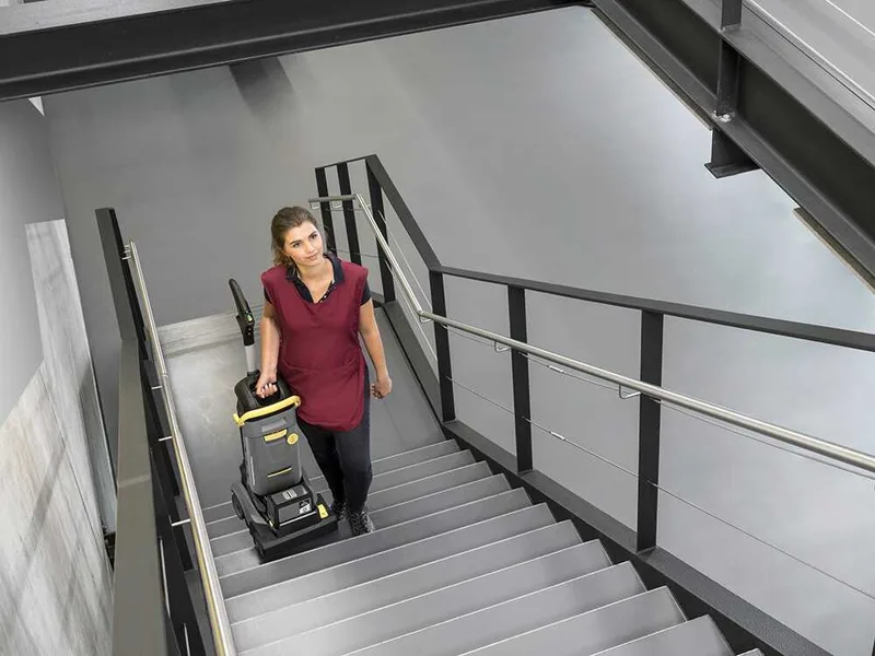 Karcher Pro BR 30/4 C BP Pack - Autolaveuse 3 en 1 : lave, sèche et aspire