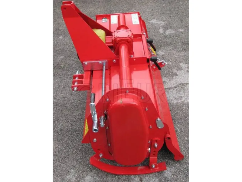 Top Line UR 150 - Fraise pour tracteur série médium - Déport mécanique