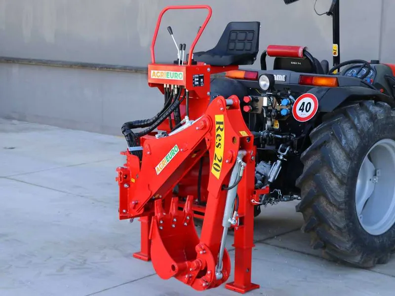 Agrieuro Top Line RES20 - Pelle rétro pour tracteur avec déplacement latéral