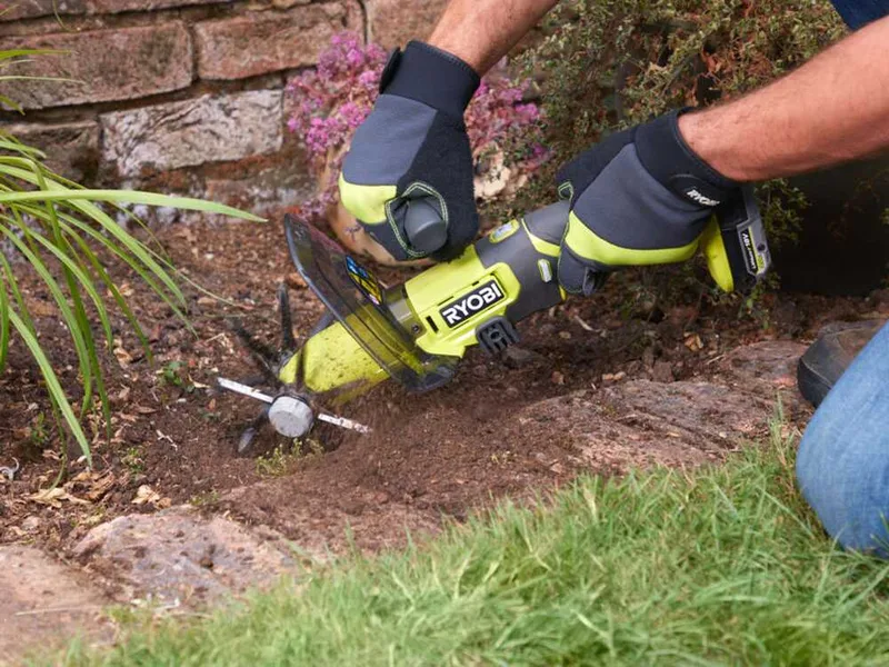 Ryobi RY18HCA-0 - Motobineuse à batterie - 18V - sans batterie et sans chargeur